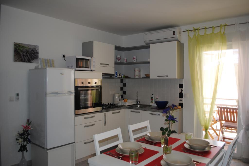 Apartments Vidolma Povljana Exterior photo